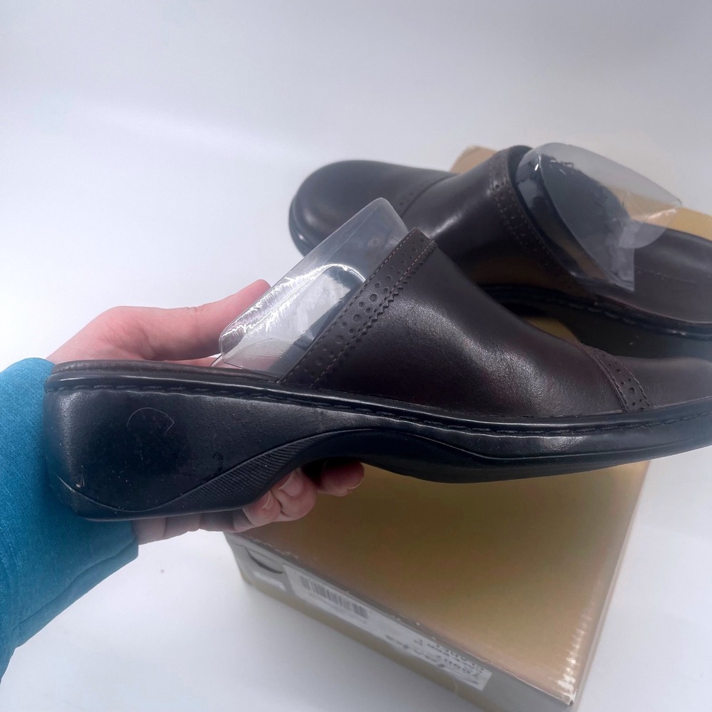 Clarks Claret Cafe Brown Leather Brogue Detail Clogs Mules 70907 Womens 7.5 M - Picture 8 of 9